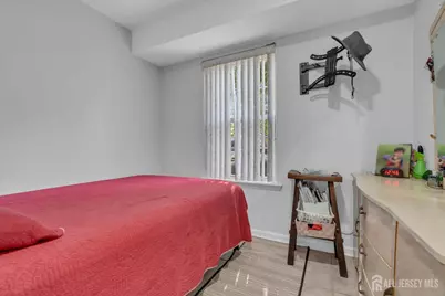 425 Thomas Street, Perth Amboy, NJ 08861 - Photo 29