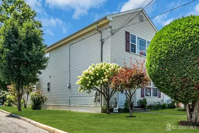 425 Thomas Street, Perth Amboy, NJ 08861 - Photo 3