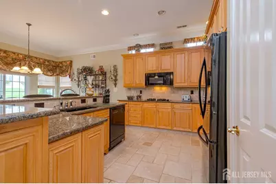 12 Crenshaw Court, Monroe Township, NJ 08831 - Photo 3