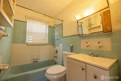15 Clinton Avenue, Woodbridge Township, NJ 08832 - Photo 9