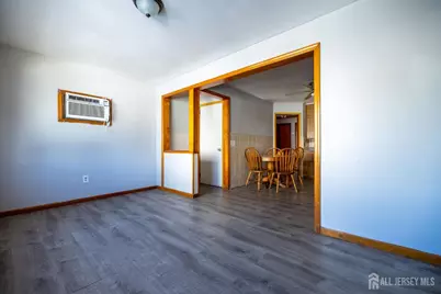 15 Clinton Avenue, Woodbridge Township, NJ 08832 - Photo 5