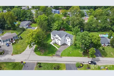 22 Mary Ellen Drive, Edison, NJ 08820 - Photo 9