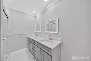 22 Mary Ellen Dr, Edison, NJ 08820 - Photo 53