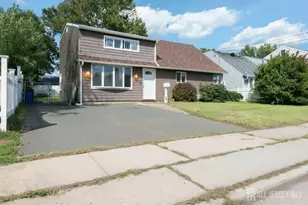 82 Markowitz St, Carteret, NJ 07008 - Photo 3