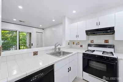 320 Edpas Road, New Brunswick, NJ 08901 - Photo 7