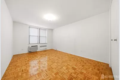 1874 Pelham Pkwy S, Bronx, NY 10461 - Photo 23