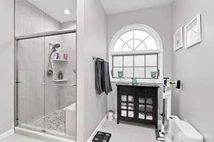 28 Sherwood Dr, Monroe Township, NJ 08831 - Photo 15