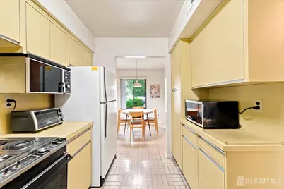16 Irongate, Metuchen, NJ 08840 - Photo 13