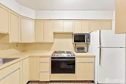 16 Irongate, Metuchen, NJ 08840 - Photo 11