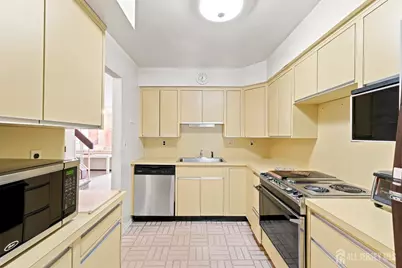 16 Irongate, Metuchen, NJ 08840 - Photo 9
