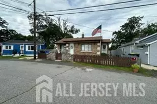 216 Hillcrest Ave, Old Bridge Township, NJ 08879 - Photo 9