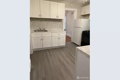 237 Montgomery Street #2, Highland Park, NJ 08904 - Photo 5
