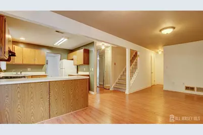 8 Forden Court, Sayreville, NJ 08872 - Photo 13