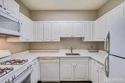 [Address not provided], Metuchen, NJ 08840 - Photo 5