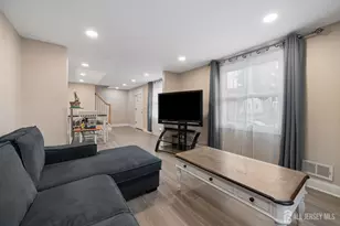 296 St James Ave, Woodbridge Township, NJ 07095 - Photo 9