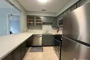 334 Waterford Dr, Edison, NJ 08817 - Photo 5