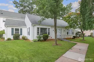 487 Somerset Ln, Monroe Township, NJ 08831 - Photo 5