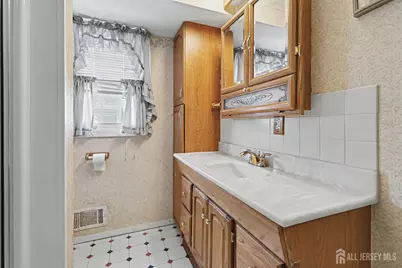 [Address not provided], Sayreville, NJ 08859 - Photo 25