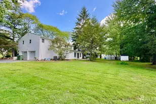 9 Highpoint Dr, Edison, NJ 08820 - Photo 5
