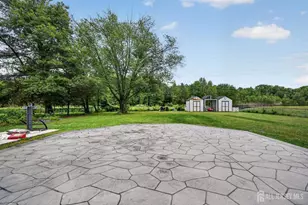 100 Coachman Dr, Florence, NJ 08505 - Photo 9