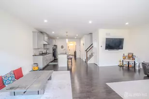 15 Clover Ln, Monroe Township, NJ 08831 - Photo 3
