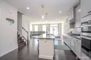 15 Clover Ln, Monroe Township, NJ 08831 - Photo 9