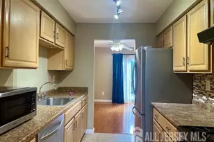 7 Heritage Square, Sayreville, NJ 08872 - Photo 9