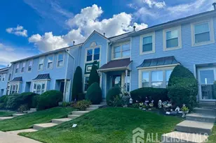 7 Heritage Square, Sayreville, NJ 08872 - Photo 3