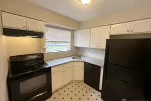 32 Deanna Dr, Hillsborough Township, NJ 08844 - Photo 7