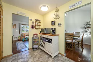 71 Aberdeen Ave, Iselin, NJ 08830 - Photo 17