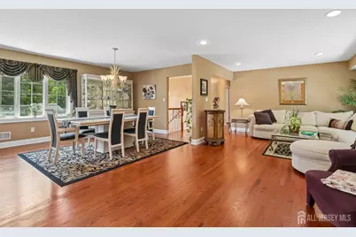 18 Mary Ellen Drive, Edison, NJ 08820 - Photo 7