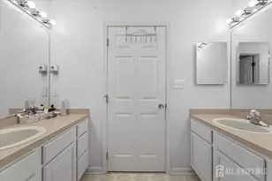 42 Margaret Dr, Somerset County, NJ 08873 - Photo 29