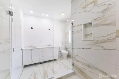 117 E Berkley Boulevard, Iselin, NJ 08830 - Photo 27