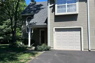 231 McAuliffe Ct, Franklin Township, NJ 08873 - Photo 1
