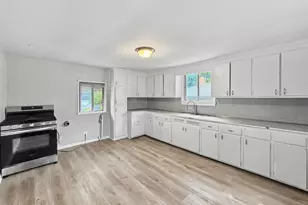733 Schuyler Ave Ave, Lyndhurst Township, NJ 07071 - Photo 3