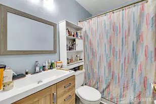402 Holly Dr, Perth Amboy, NJ 08861 - Photo 25