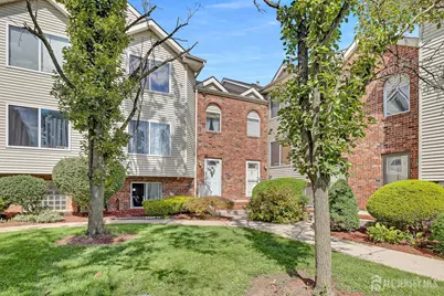 402 Holly Drive #402, Perth Amboy, NJ 08861 - Photo 3