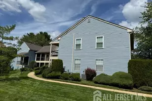 8 Benjamin Franklin Dr, Monroe Township, NJ 08831 - Photo 1
