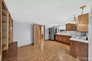 20 Division St, Carteret, NJ 07008 - Photo 5