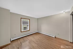 20 Division St, Carteret, NJ 07008 - Photo 9