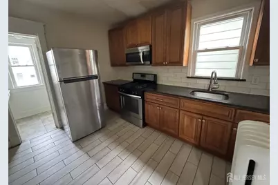 7 Maple Street, New Brunswick, NJ 08901 - Photo 3