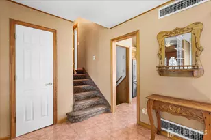 [Address not provided], Woodbridge Township, NJ 07095 - Photo 3
