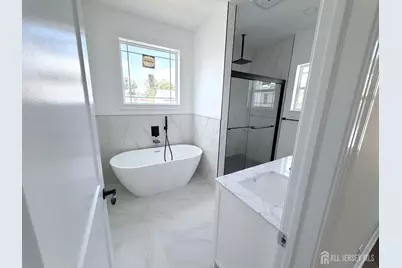 28 S McKinley Avenue S, Iselin, NJ 08830 - Photo 9