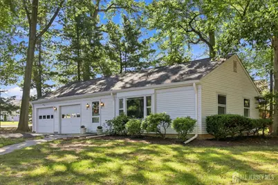 321-A SE Sharon Way SE, Monroe Township, NJ 08831 - Photo 39