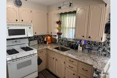 692 Hanson Avenue, Perth Amboy, NJ 08861 - Photo 5