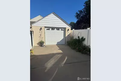 692 Hanson Avenue, Perth Amboy, NJ 08861 - Photo 25