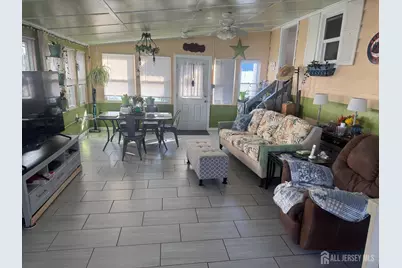 692 Hanson Avenue, Perth Amboy, NJ 08861 - Photo 15