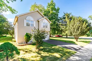 53 Bernard Ave, Edison, NJ 08837 - Photo 3