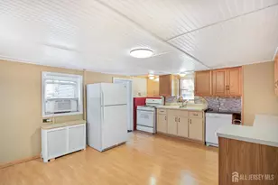 17 Douglas St, Fords, NJ 08863 - Photo 9