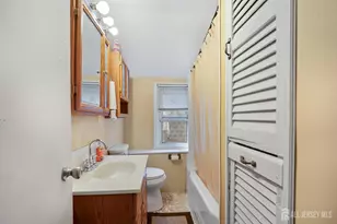 17 Douglas St, Fords, NJ 08863 - Photo 19